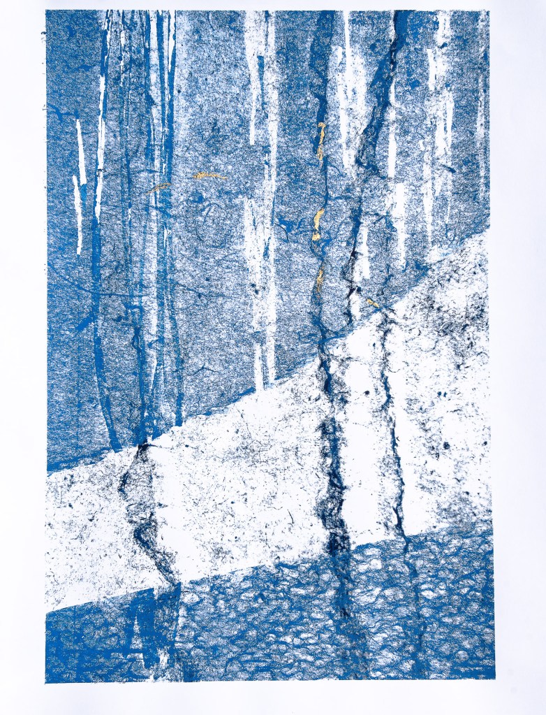 Florence Régnier, Forêt bleue 1, Technique mixte Encre et feuille dorée, 2024