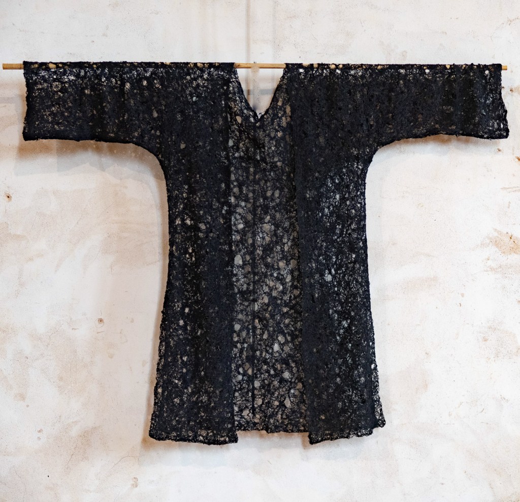 Florence Régnier, Kimono, Création du matériau textile Néphilart®, 2022