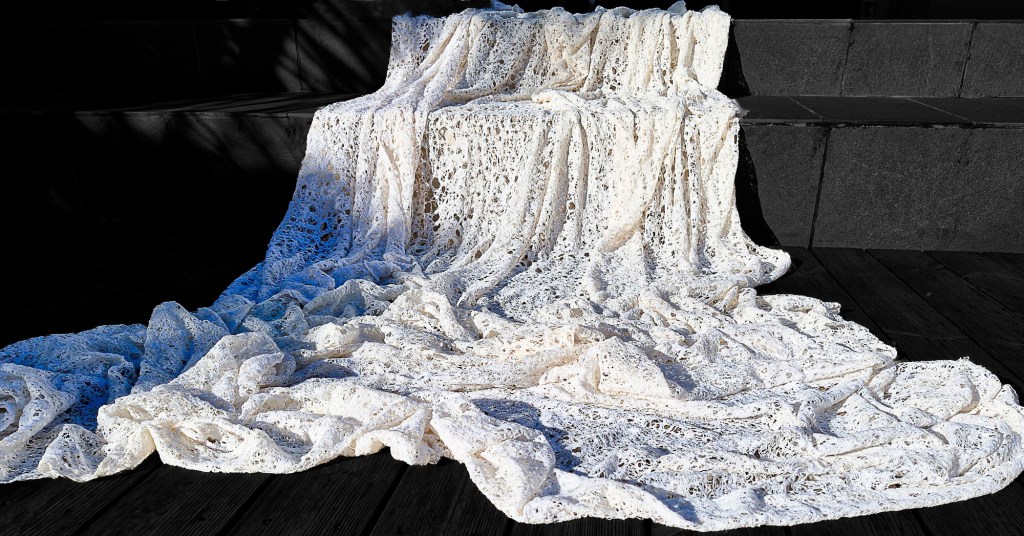 Florence Régnier, Marée Basse, installation textile, 2024