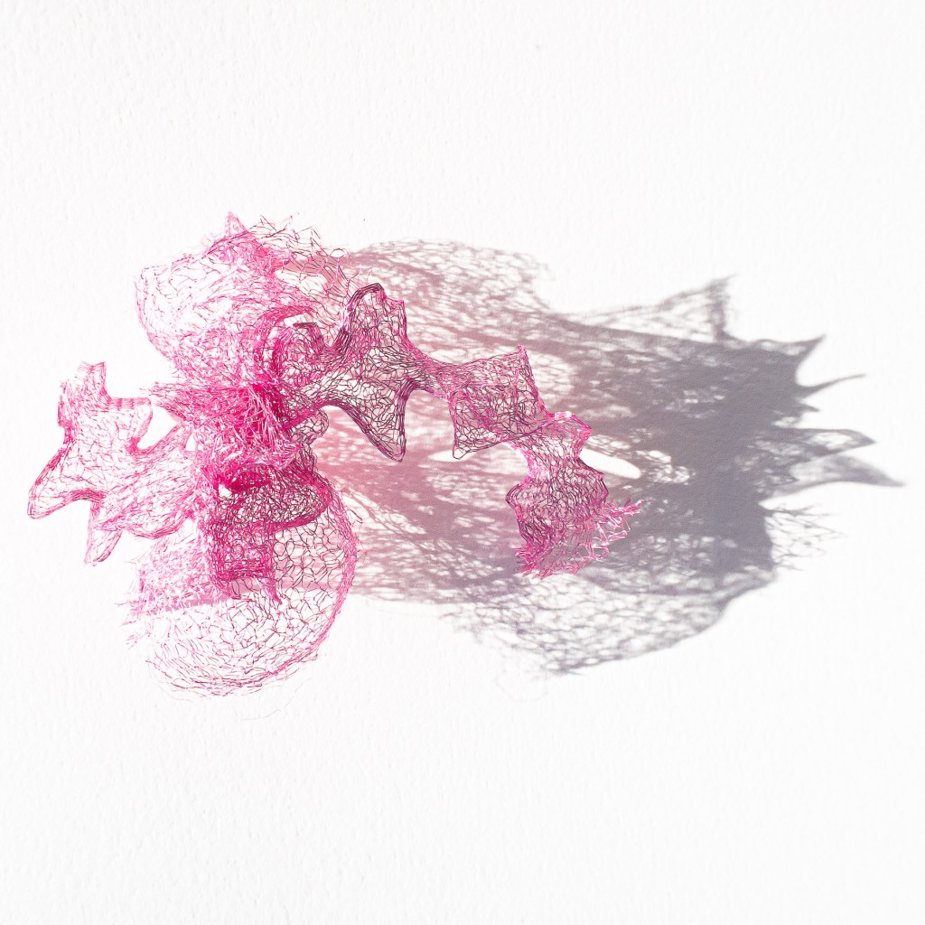 Florence Régnier, Microorganisme2054 #18, sculpture textile, 2025
