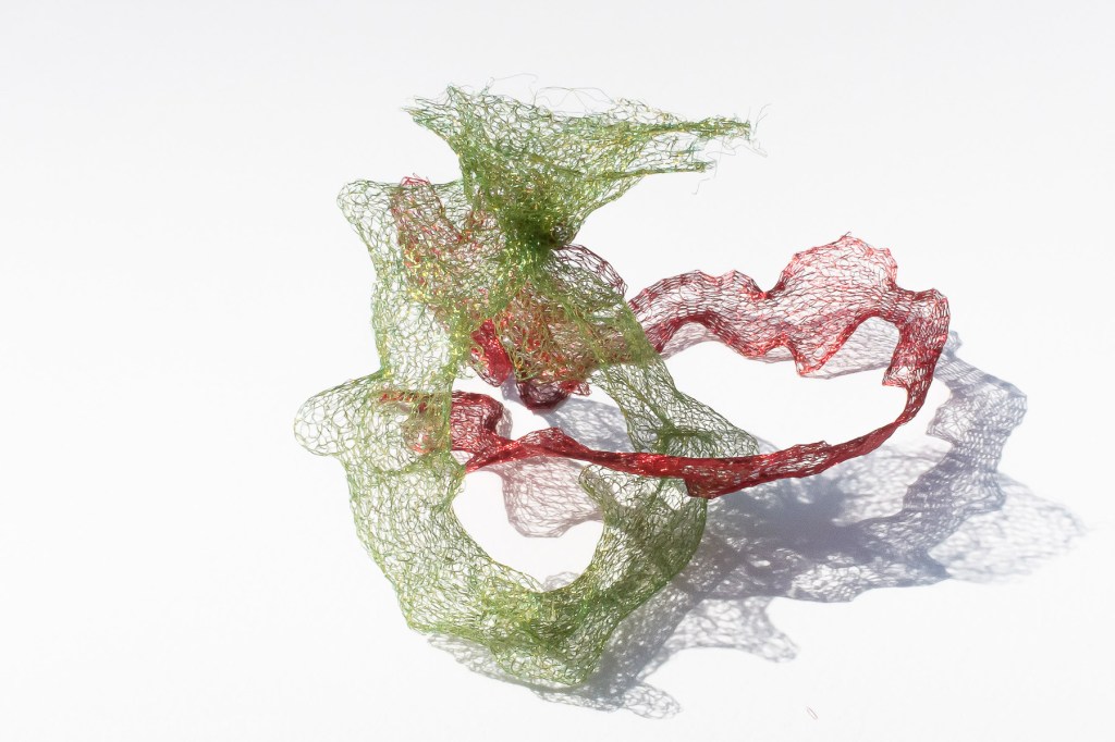 Florence Régnier, Microorganisme2054 #1ter, sculpture textile, 2025