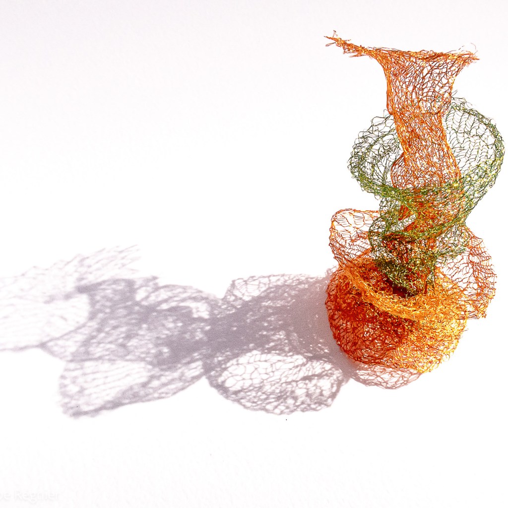 Florence Régnier, Microorganisme2054 #9, sculpture textile, 2025